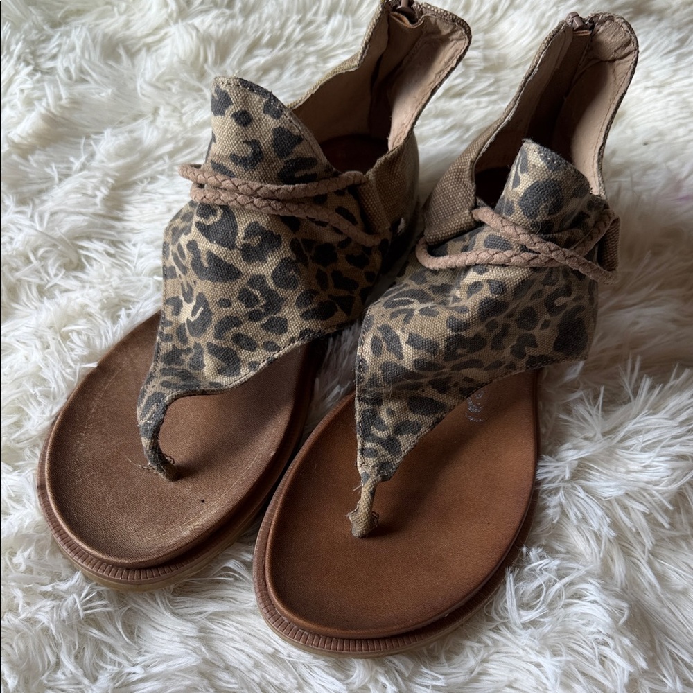 Very G Leopard Print Sandals Size 7.5